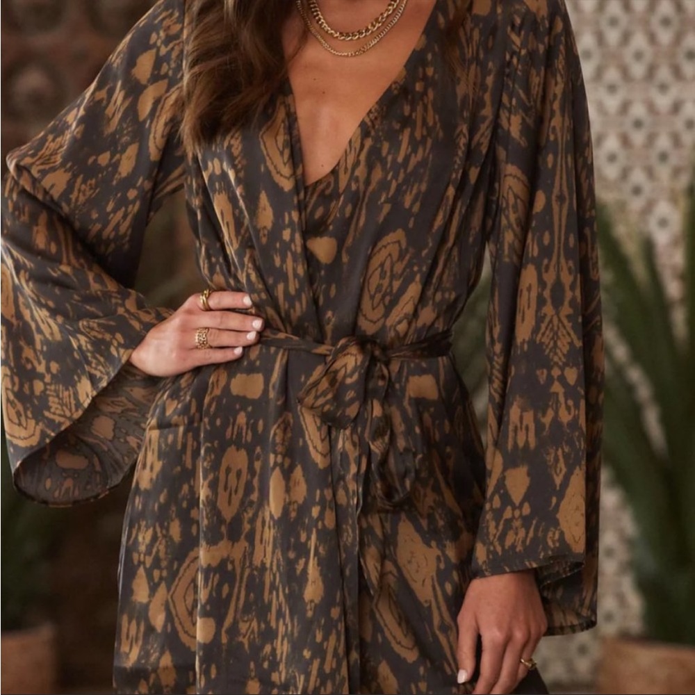 12th Tribe GOLD STANDARD BLACK KIMONO DRESS Size S